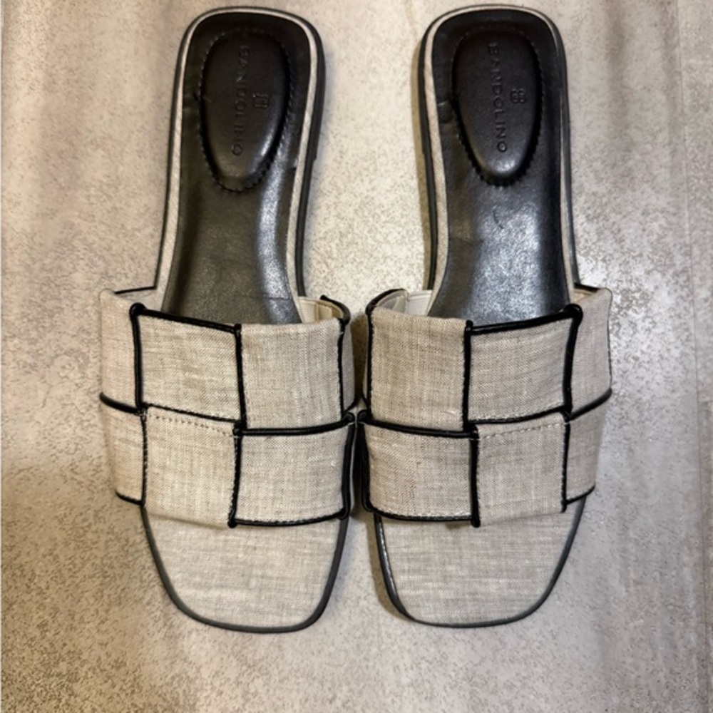 Bandolino Women's Tan Slide‎ Sandals - Picture 2 of 4